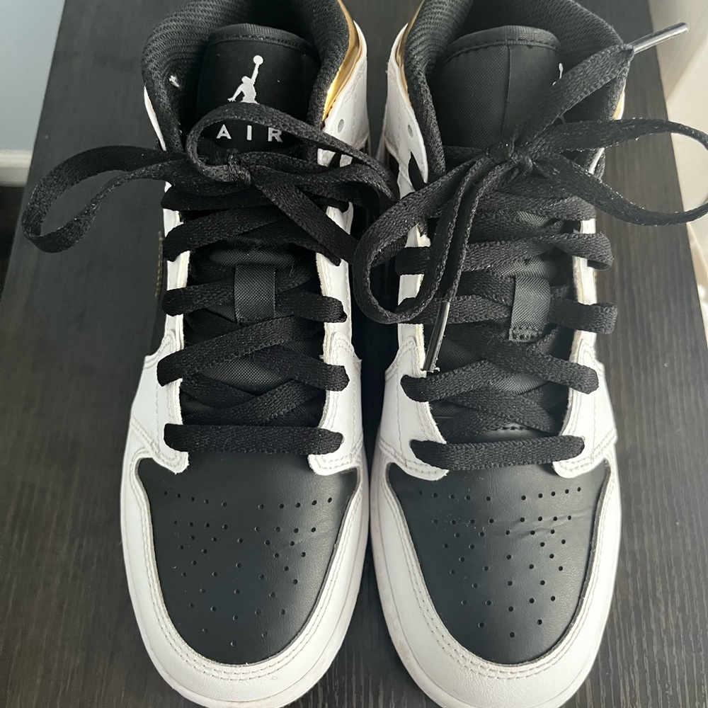 GS Jordan 1’s Mid
